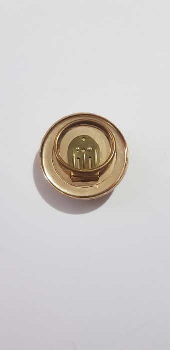 Broszka klips złocista.