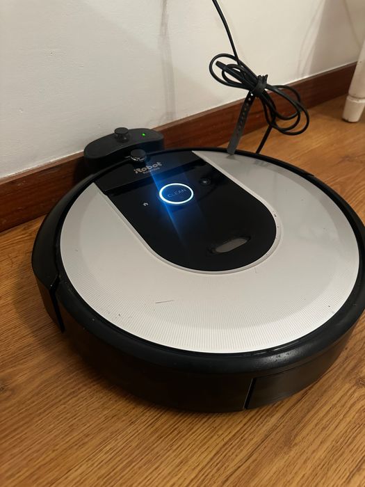 iRobot Roomba i7