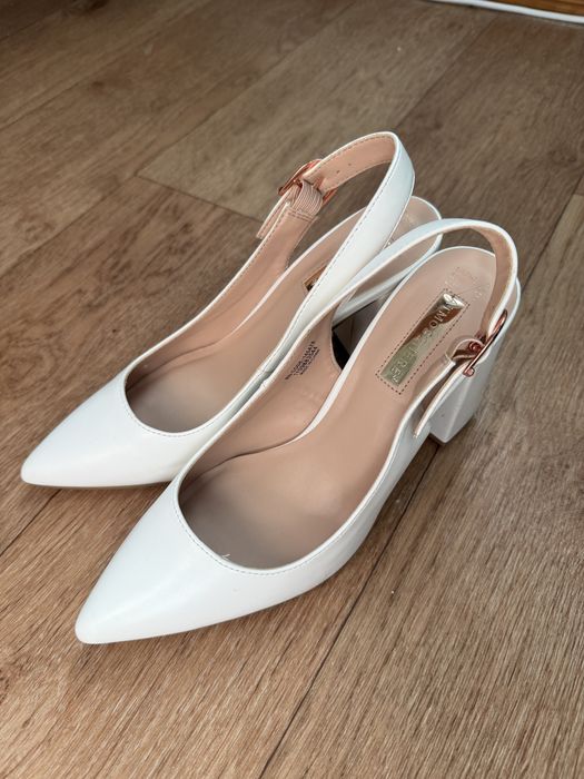 Білі туфлі, 38 розмір