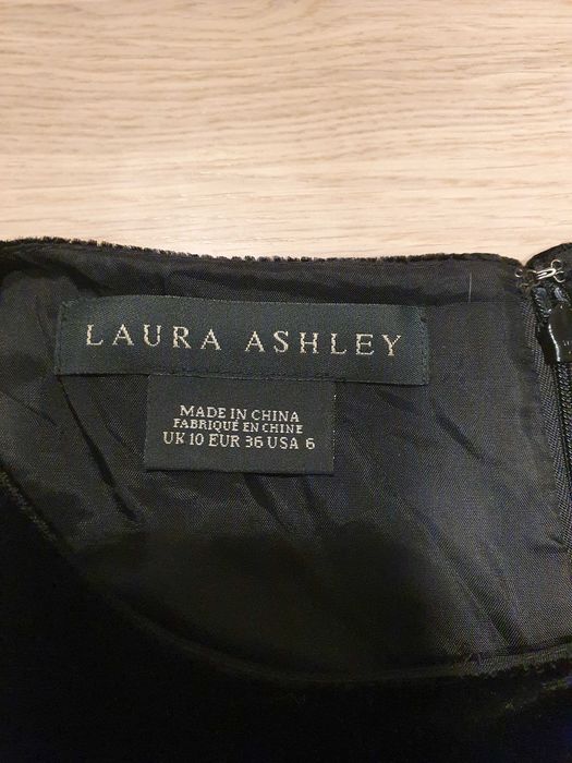 Sukienka roz.36 Laura Ashley aksamitna perełki