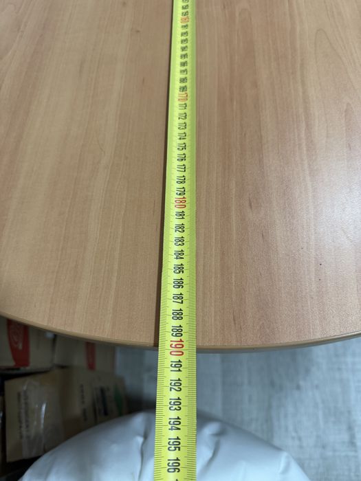 Mesa de escritorio oval