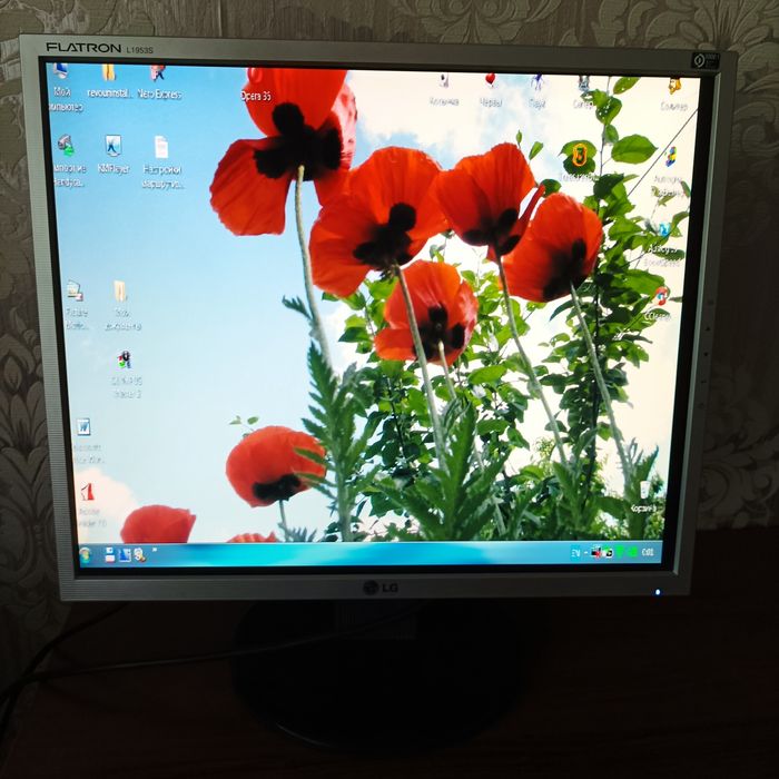 Монитор LG 1953S