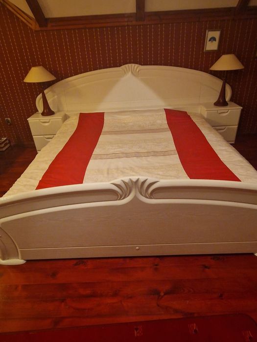 Oddam za darmo Łóżko king size z szafkami