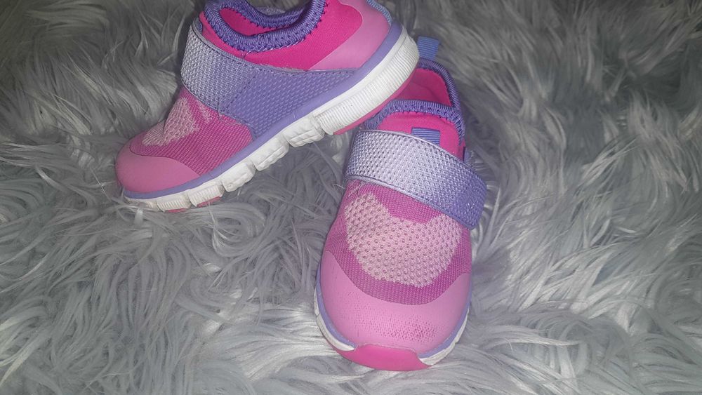 Adidaski dla dziewczynki  25