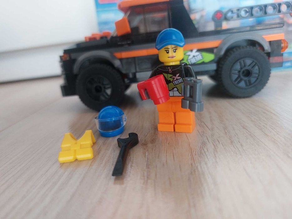 Lego City 60085 motorówka, auto terenowe z przyczepą