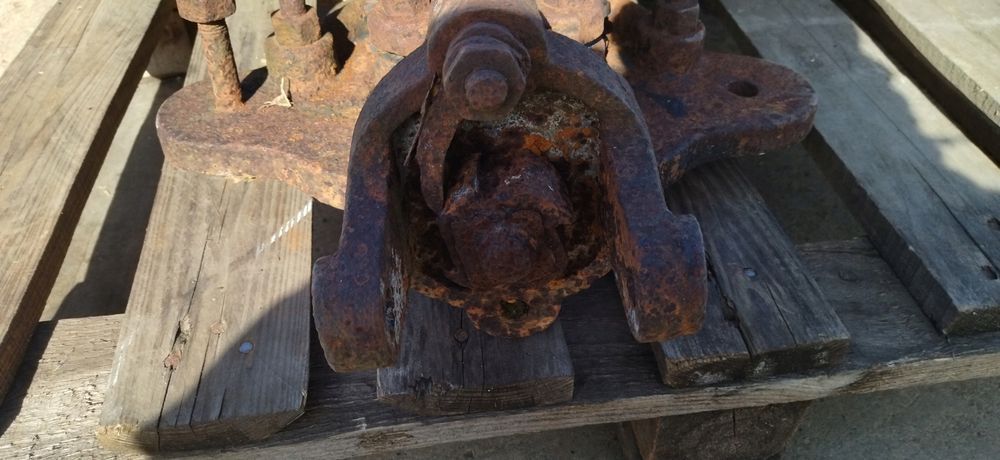 Stary zabytkowy kierat konny koła zębate żeliwne oryginał PRL