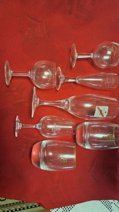 Coleção de copos de marcas Vinho Porto e Super Bock