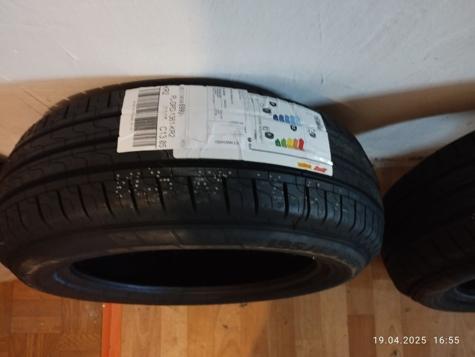 2x Pirelli Carrier 195/60R16 99T C