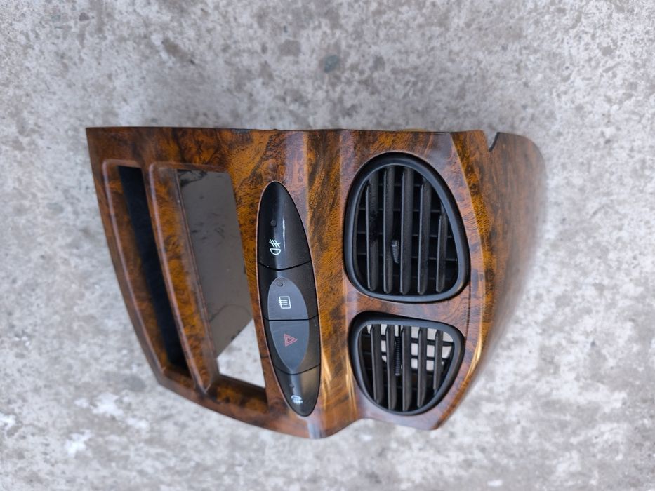 Продам кнопки воздуховоды на hyundai santa fe 1