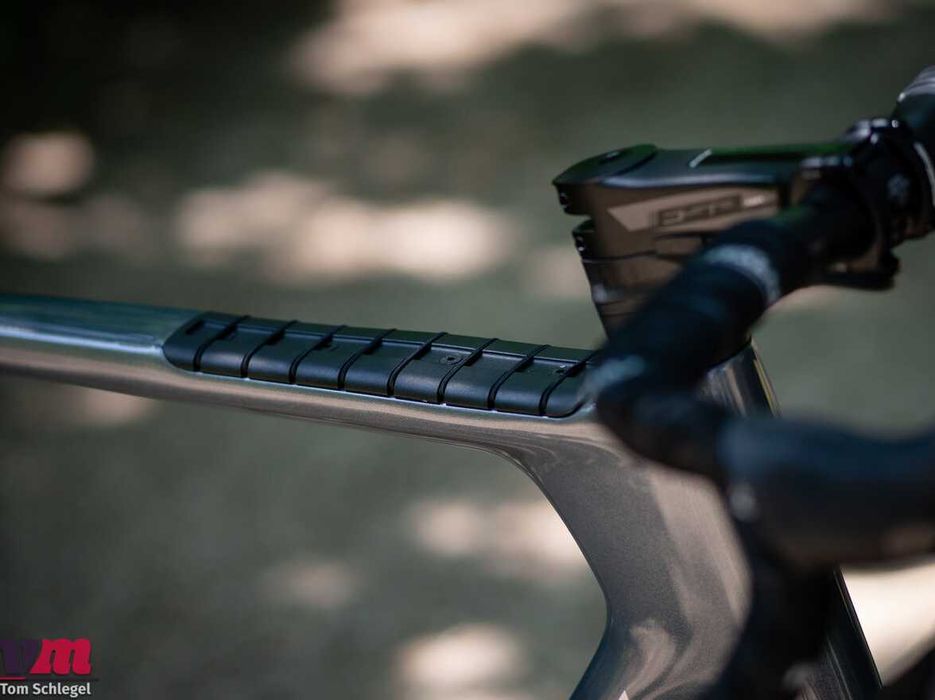 Rower gravel FUJI JARI 1.1 CARBON 59cm (XL) SHIMANO GRX 810 Hydraulika