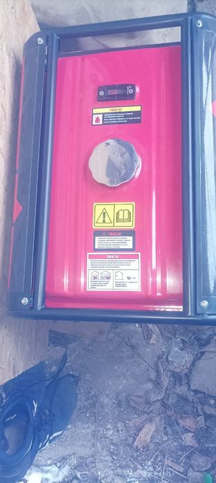 Бензиновый генератор 3800w