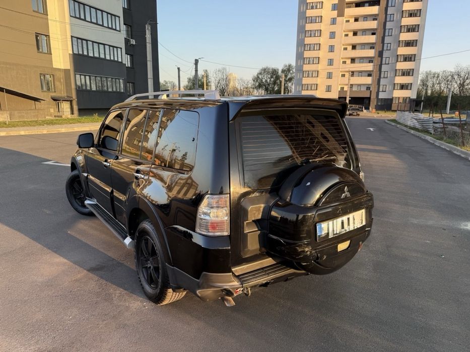 Mitsubishi Pajero Wagon 4