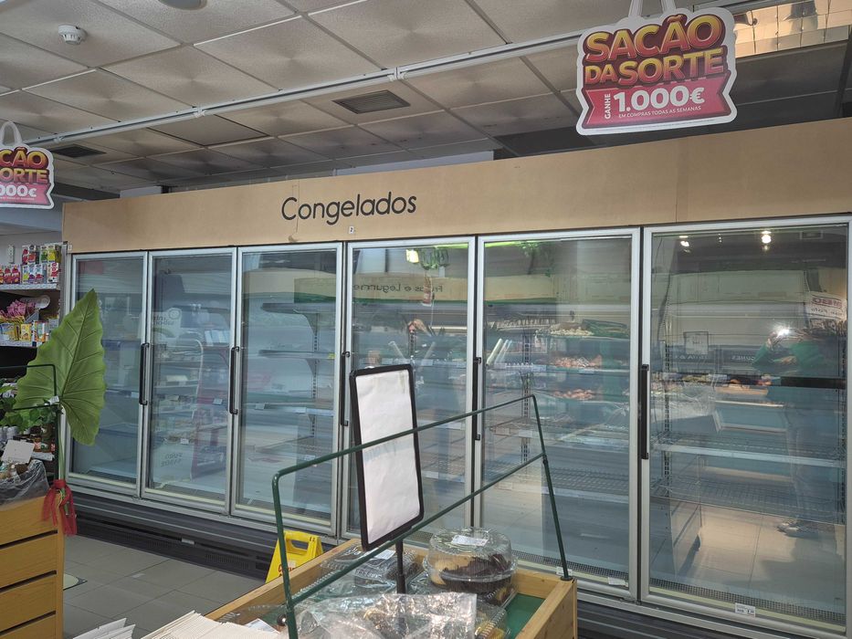 Arca Congeladora Vertical Arneg