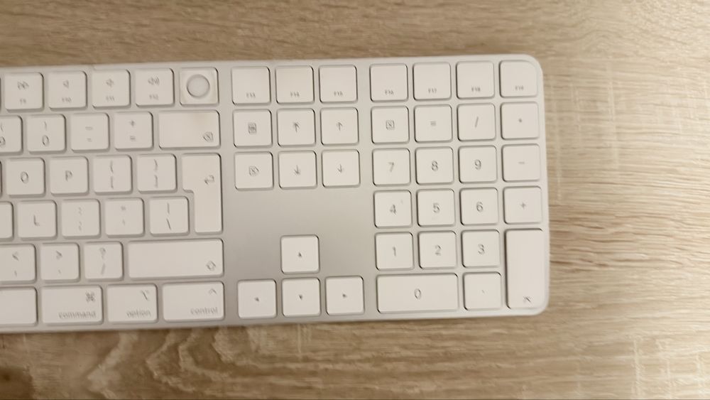 Apple Klawiatura Magic Keyboard z Touch ID i polem numerycznym dla modeli Maca z czipem Apple