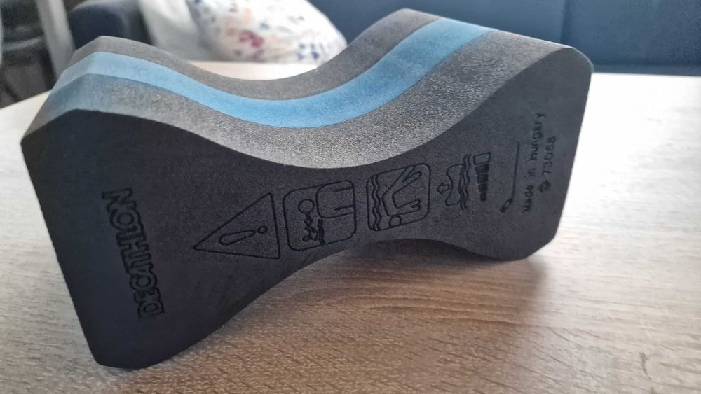 Deska do pływania ósemka  pullbuoy Nabaiji Decathlon