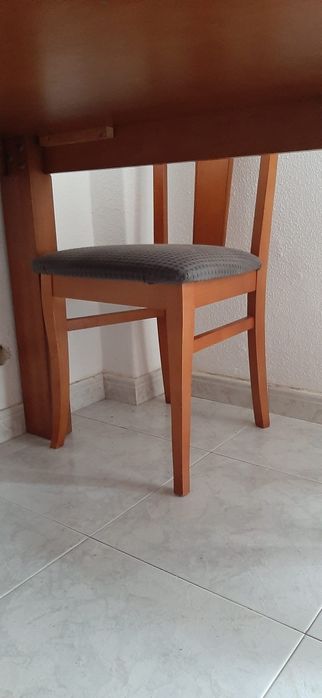 Mesa jantar de madeira + 6 cadeiras