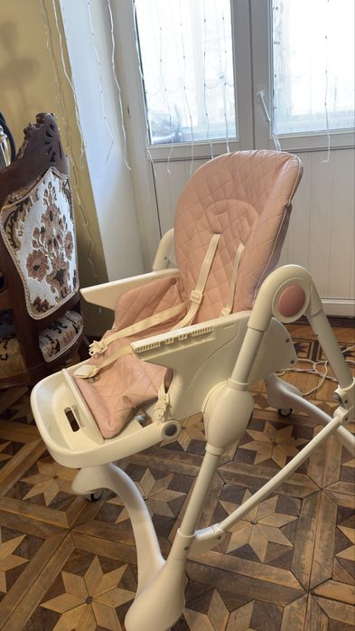 Стільчик для годування