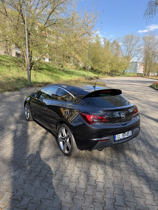 Opel Astra J Gtc 2.0 Cdti 215km