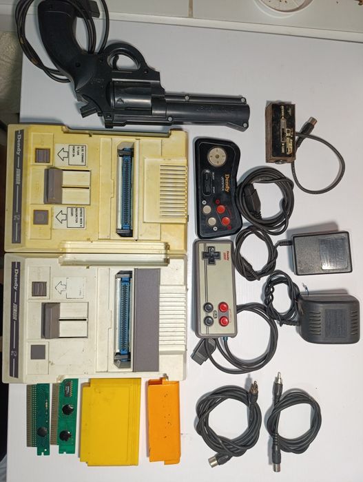 Игровая приставка Dendy Junior Steepler 8 bit, 2шт,з 90х комплект.Торг