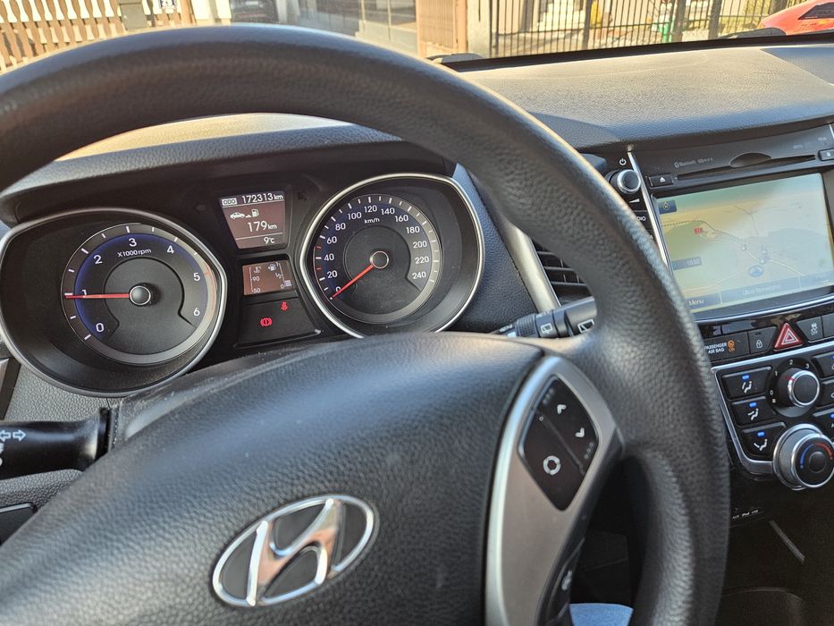 Hyundai i30 1.6 CRDi 2015 stan BDB