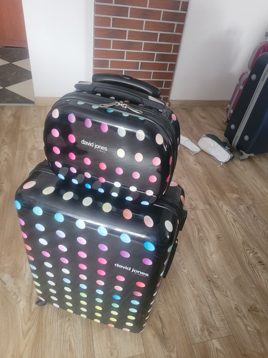Walizka David Jones +