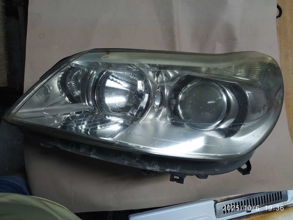 Vendo farol do CITROEN C5- lado esquerdo, o pisca não funciona,