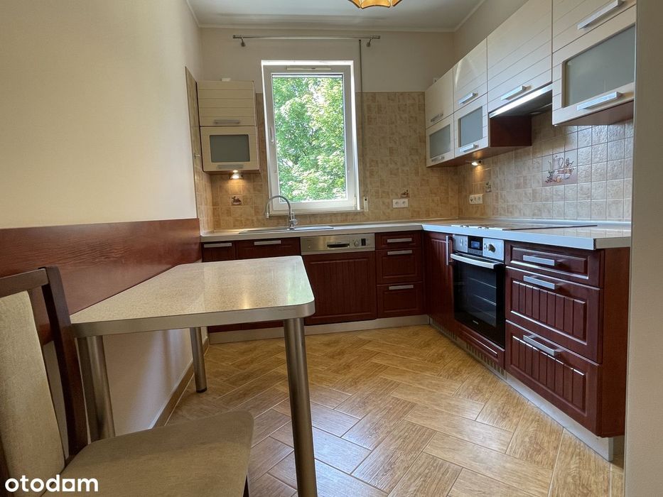 Apartament z klimatyzacją, windą, 2 łaz. + 3 pok. + kuchnia - CENTRUM