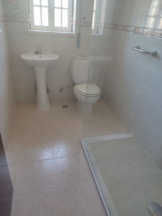 Alugo  1,andar de vivenda com T3³mobilado.