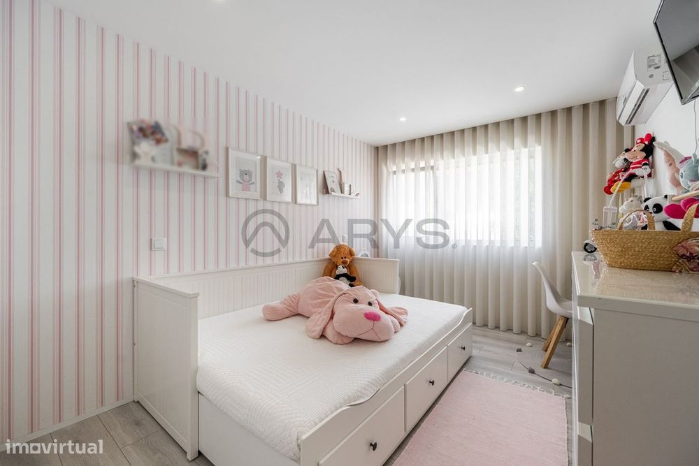 Apartamento T3 com garagem e jardim privativo