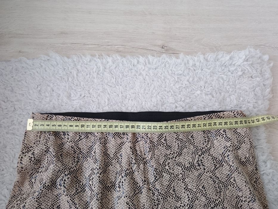 Продам брюки Zara зміїїний принт