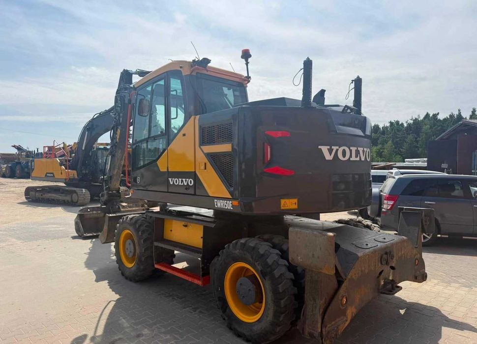 Колесний ексковатор Volvo EWR 150 з ЕС
