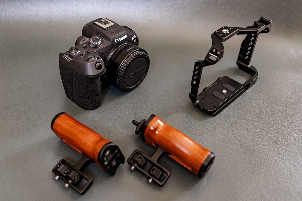 Canon EOS R7 - Poucos disparos, como nova