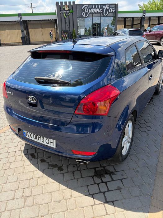 Автомобіль Kia Ceed 2008 (ProCeed)