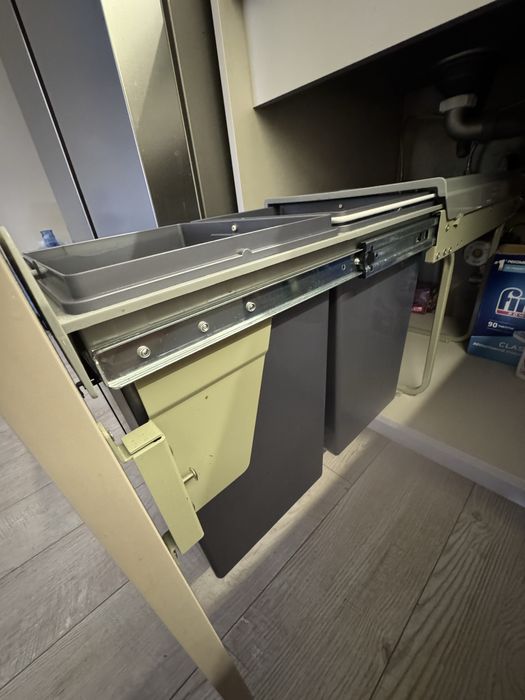 Выдвижная система для мусорного ведра