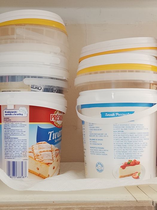 Wiaderka pojemniki z pokrywkami