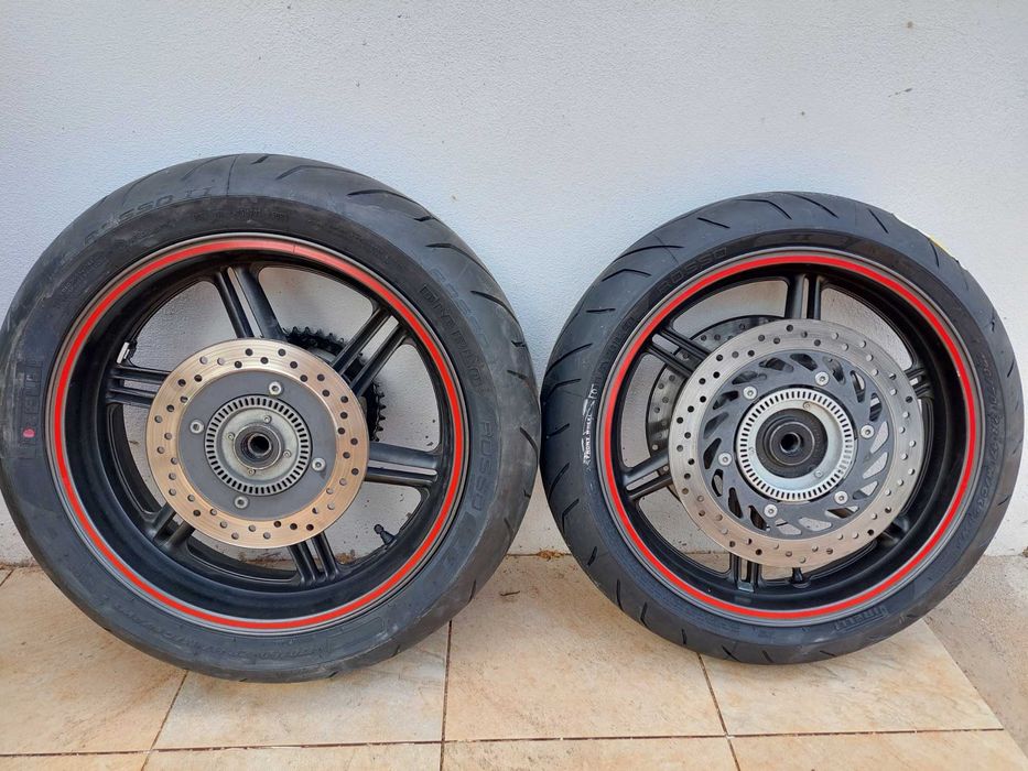 Vendo Honda CBF 600S ABS aceito troca.
