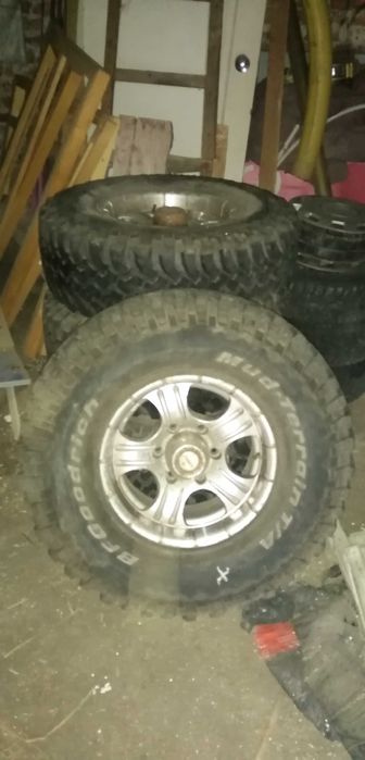 Практично нові шини в з дисками 285/75 R15 BFGoodrich Mud Terrain: 8 ...