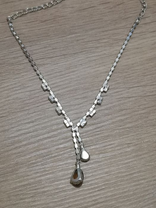 Naszyjniki srebrny z żółtymi kryształkami