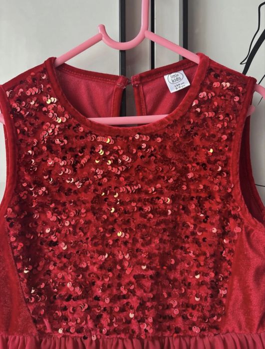 Sukienka rozm 134 czerwona cekiny