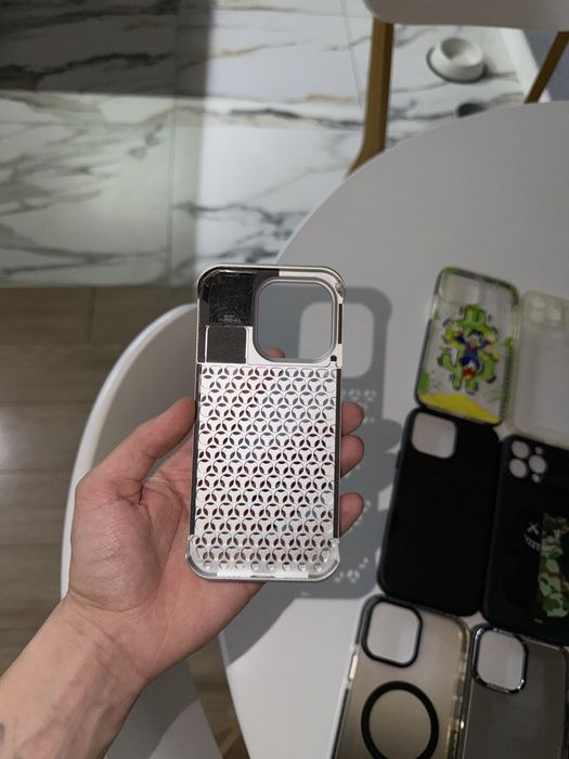 чехол 15 pro , почти новый