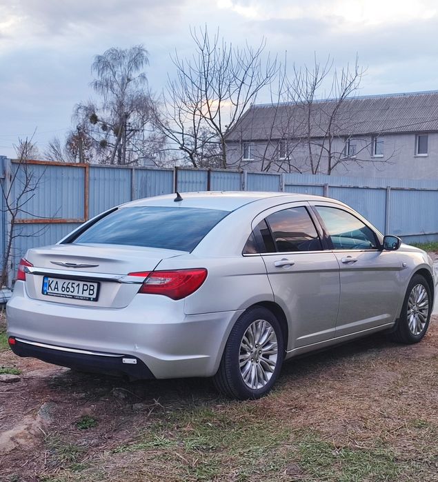 Chrysler 200 (для військових)