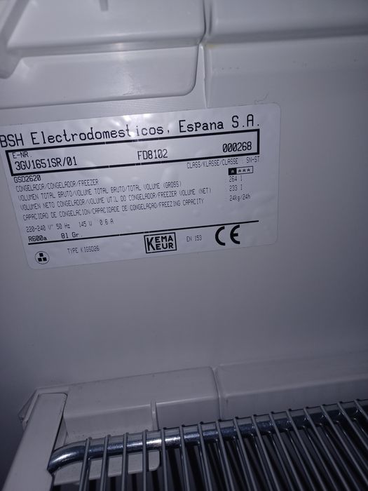 Arca congelador vertical BALAY