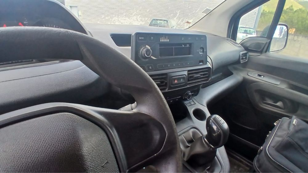 Peugeot partner Longa 2020   1.5 hdi - 102 cavalos
