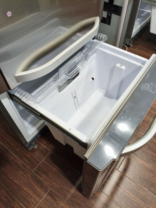 Холодильник Hotpoint Ariston