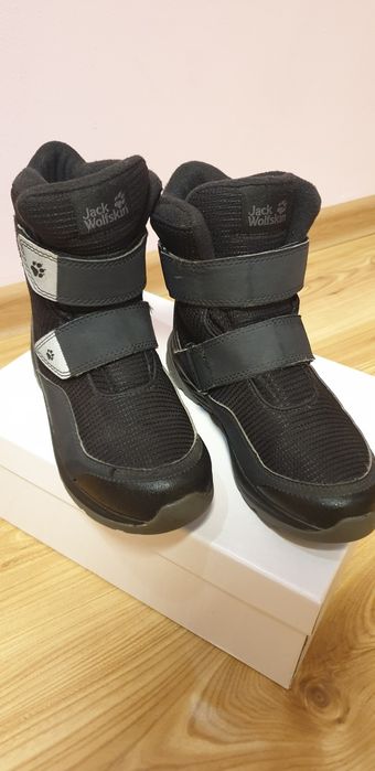 Продам  зимові чоботи на хлопчика (оригінал)