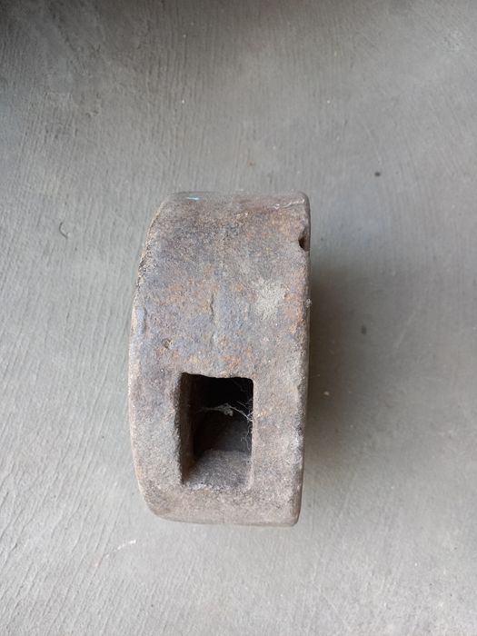 Наковальня 15 кг. 600 грн. Наковальня 30 кг 1000 грн.