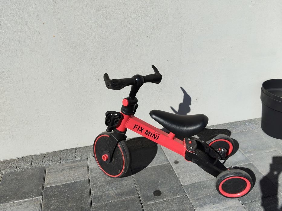 Rowerek biegowy trójkołowy