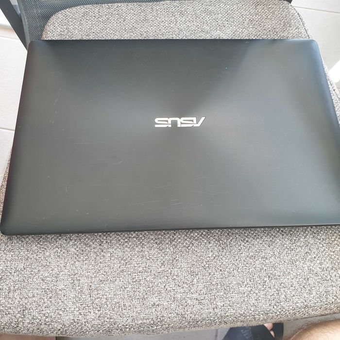 carcaça touchpad compl com teclado asus X553M, rest peças sob consulta