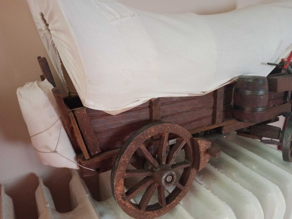 drewniany model dyliżansu