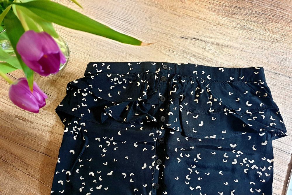 Macacão preto e branco da marca Seanna
